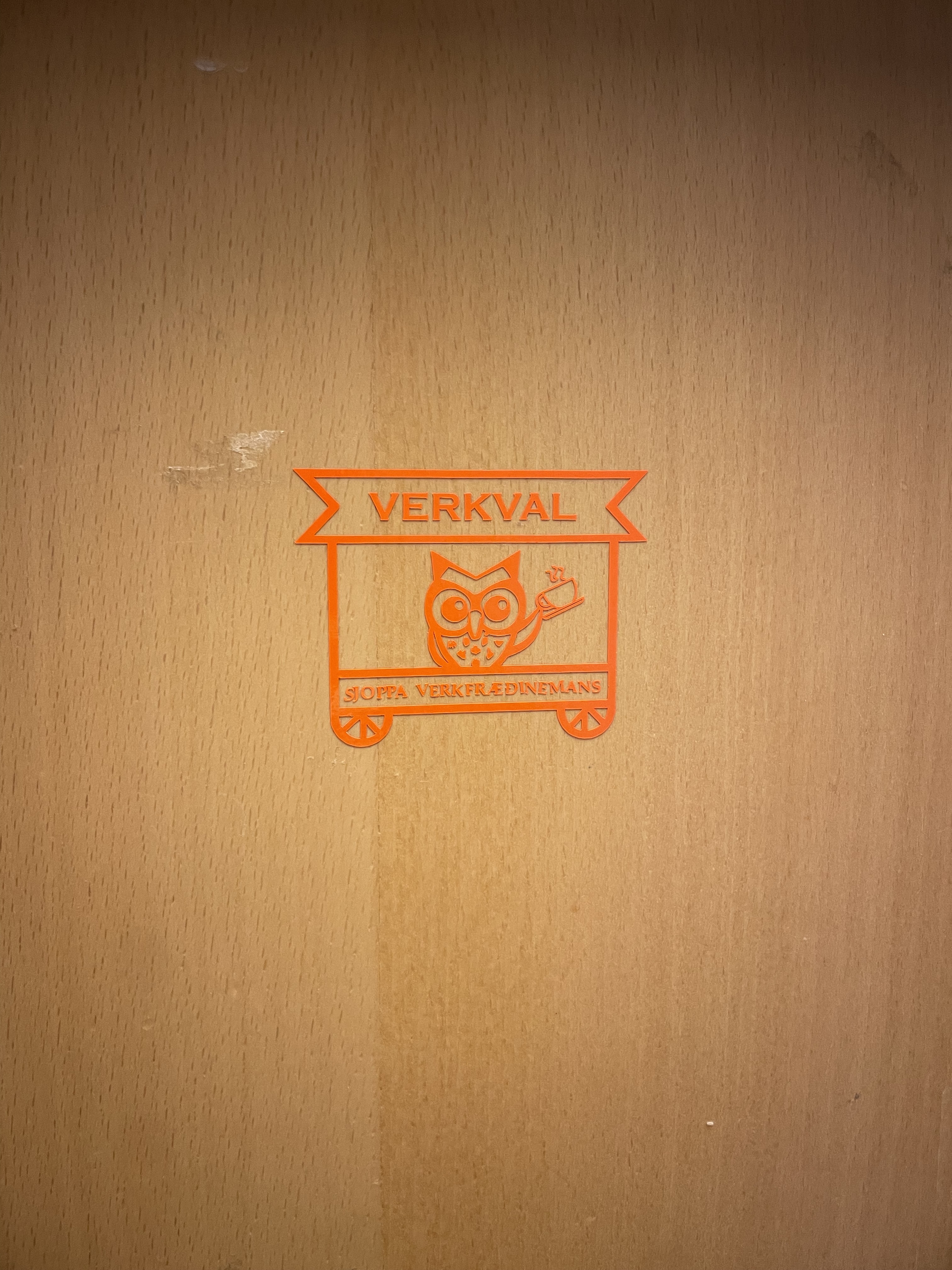 Mynd af tilbúnum límmiða